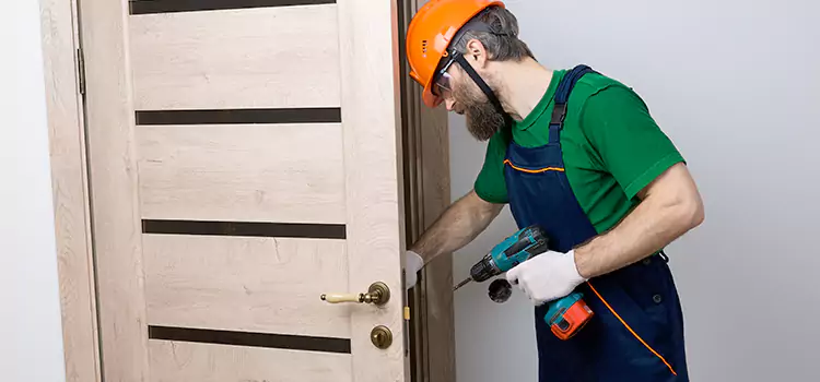 Replace Internal Door Handle with Lock Casselberry